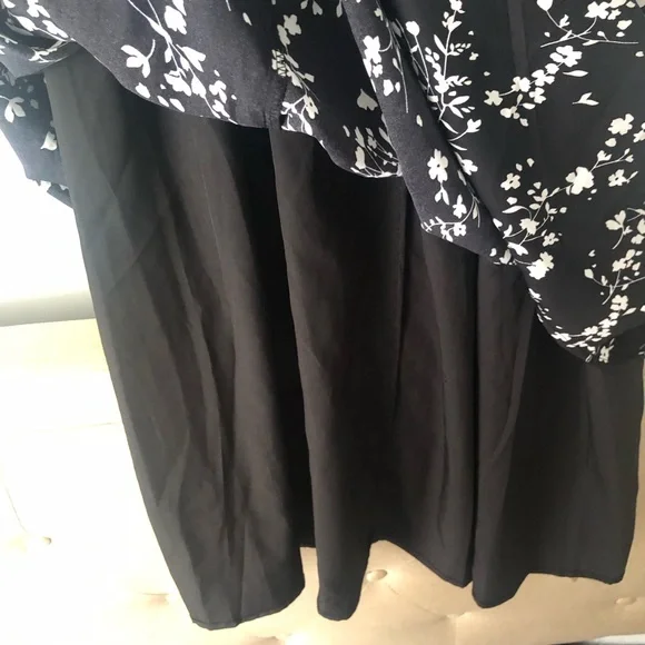 Dazy Elegant Black Floral Midi Dress With Ruffled Sleeves/Thick Lining
Size-M - Picture 8 of 10